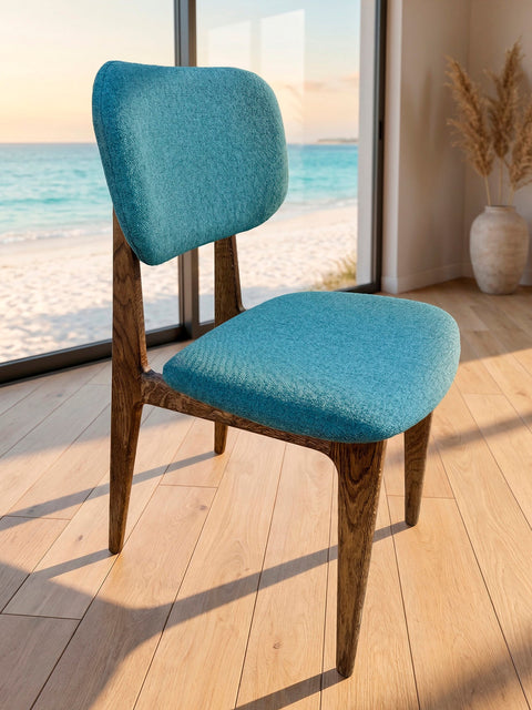 Chaise de salle à manger rembourrée en tissu turquoise et bois de chêne massif brun Mevis