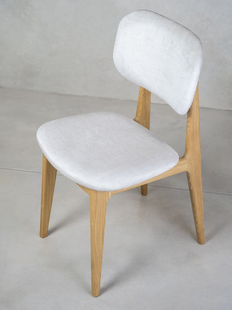 Chaise 81 cm en chêne massif et tissu moderne assise rembourrée naturel blanc Mevis