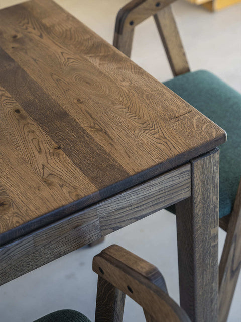 Table de salle à manger extensible en chêne massif moderne fumé Cancun