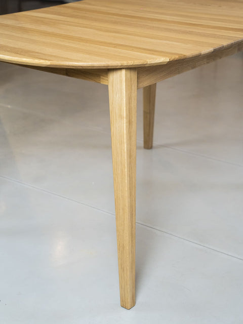Table ovale à rallonges 110-140 cm en chêne massif naturel Florence