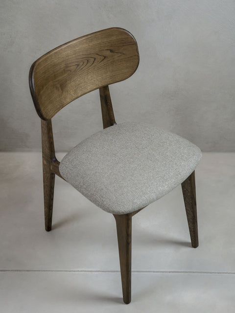 Chaise de salle à manger en bois de chêne massif 80 cm fumé rembourrée Paolo