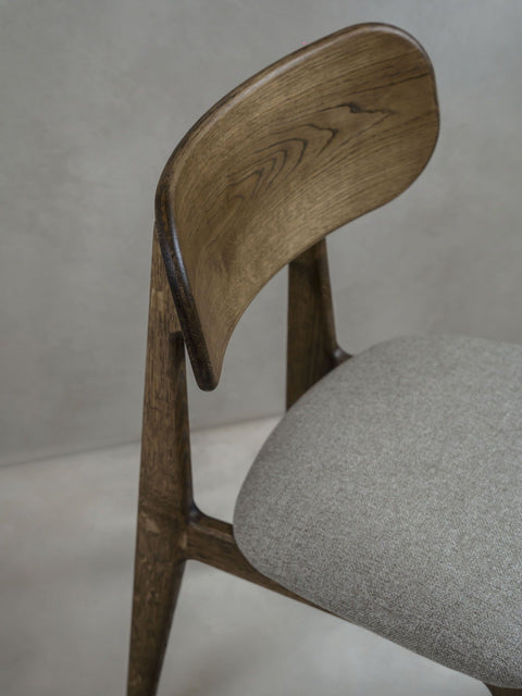 Chaise de salle à manger en bois de chêne massif 80 cm fumé rembourrée Paolo
