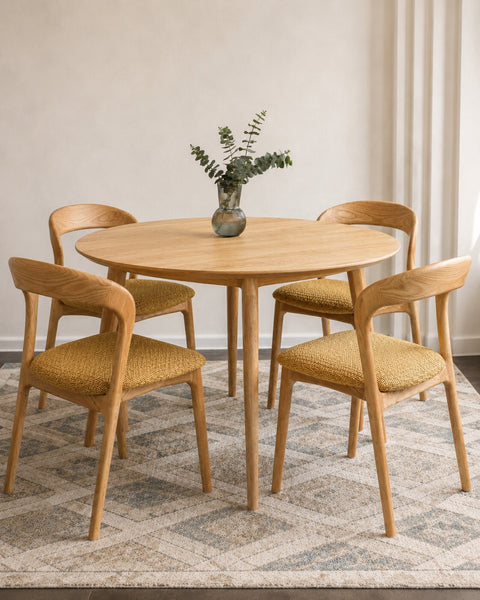 Chaise de salle à manger avec assise rembourrée en tissu jaune et chêne massif naturel Arco