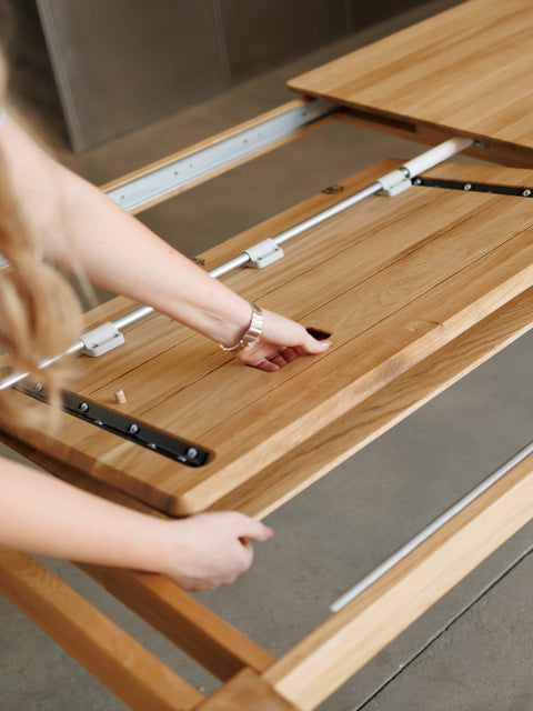 Table à manger extensible 140-225 cm avec rallonge en chêne massif naturel Cortona