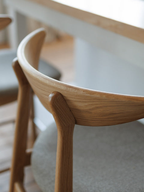 Tabouret de bar avec dossier et assise rembourrée en chêne massif naturel hauteur d'assise 70 cm Positano
