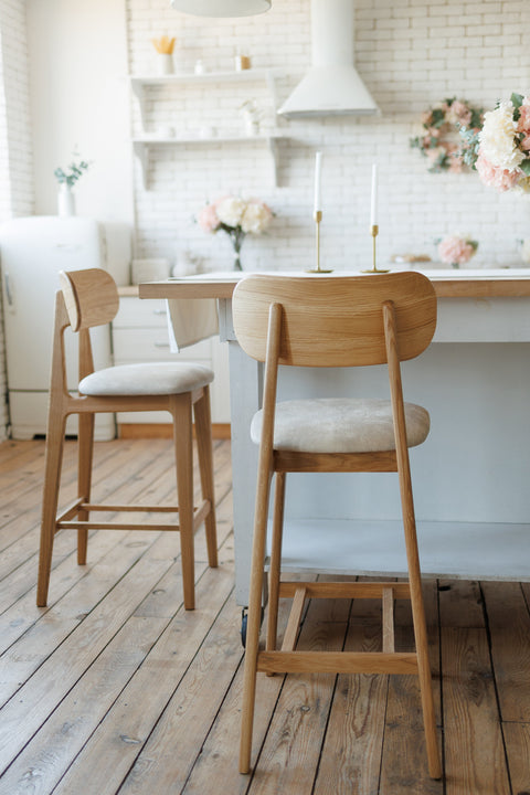 Tabouret de bar avec dossier et assise rembourrée en chêne massif naturel hauteur d'assise 70 cm Paolo