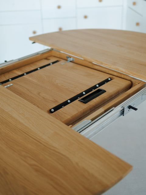 Table ronde extensible Verona 120–165 cm avec rallonge papillon intégrée en chêne massif naturel