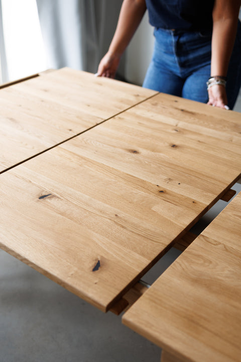 Table à manger extensible Ravello Max 200–300x100 cm avec 2 rallonges en chêne massif naturel.