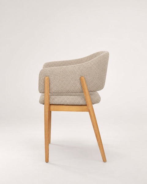 Chaise de salle à manger rembourrée avec accoudoirs, en velours beige et chêne massif naturel Sonata 
