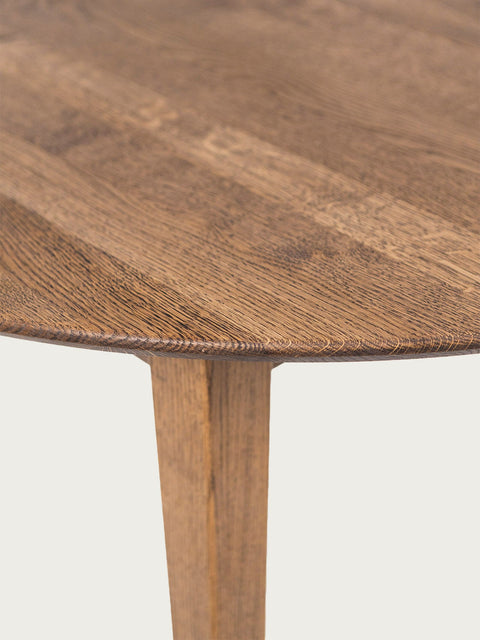 Table ronde à rallonges 120-220 cm en chêne massif fumé Nico